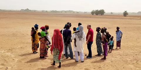 Under a four-year project called “Improving Agricultural Resilience to Salinity through Development and Promotion of Pro-poor Technologies” (or RESADE), scientists have been working with different national partners since 2019 to map salt-affected areas, conduct preliminary studies and establish best practice hubs.